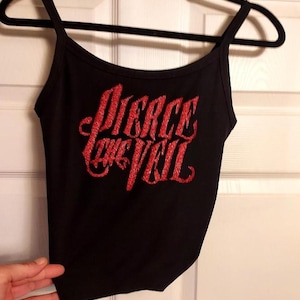 Durchbohren Sie den Schleier-Crop-Top durchbohren Sie den Schleier-Tank-Shirt Anpassbare Band-Tank-Top Hand abgeschnitten benutzerdefinierte Bandlogo Crop-Top benutzerdefinierte Damen Tank