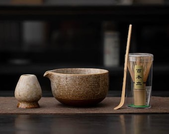 Japanse handgemaakte keramische matcha-cadeauset: kom, gardehouder, bamboegarde en schep