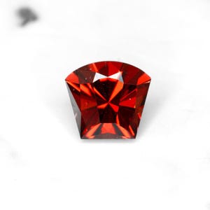 Imperial Malaya Garnet, Tanzania 0.93 Ct FClarity VVS2, Pink Orange Red Color, Rare Type of Garnet, Precision Faceting, See Video!
