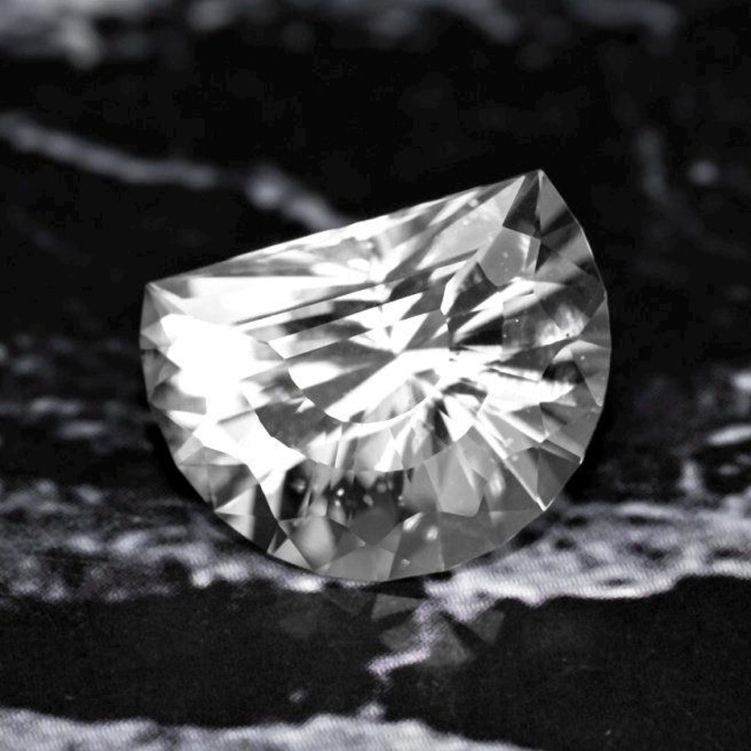 Goshenite, Mozambique Ct Clarity SI1, Precision Half Moon Cut