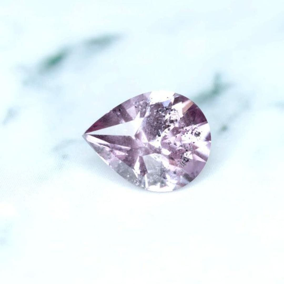 Dragon Garnet / Color Change Fluorescent Chromium-vanadium Malaya