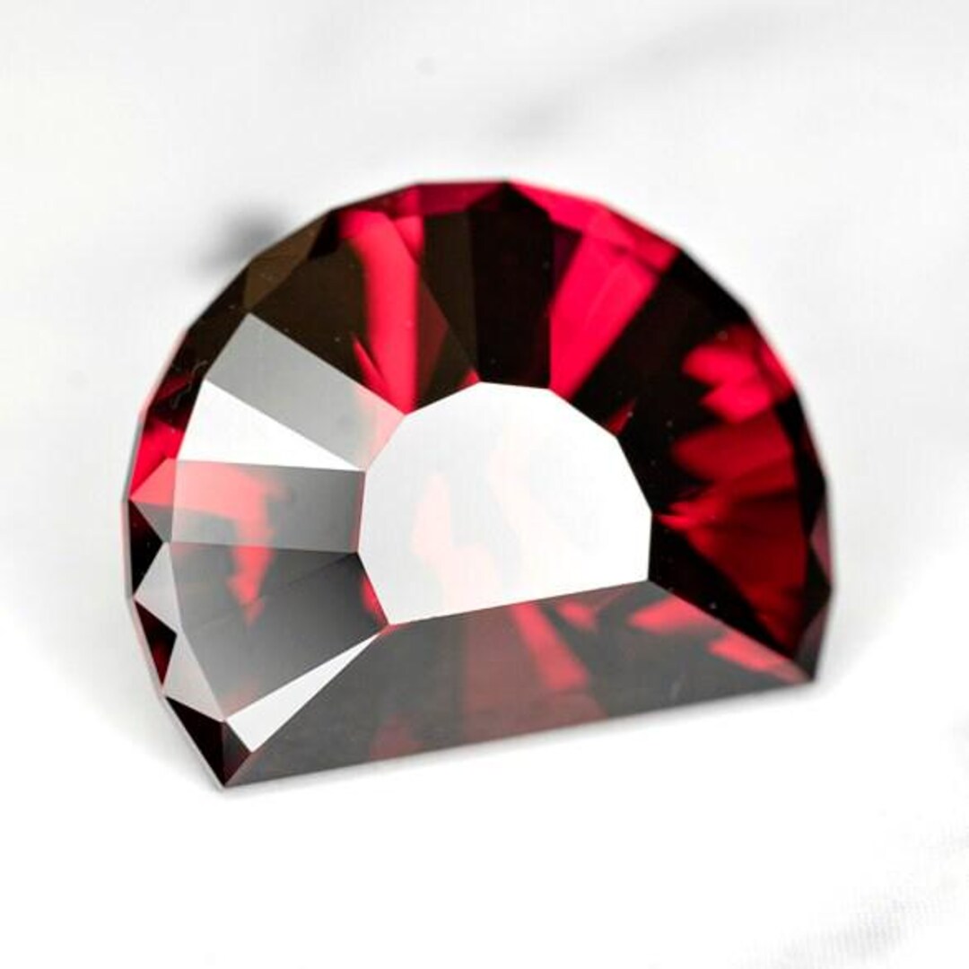 ガーネット【マライアガーネット】 マラヤ/マライアガーネット、東アフリカ産、5.15カラット、クラリティ
