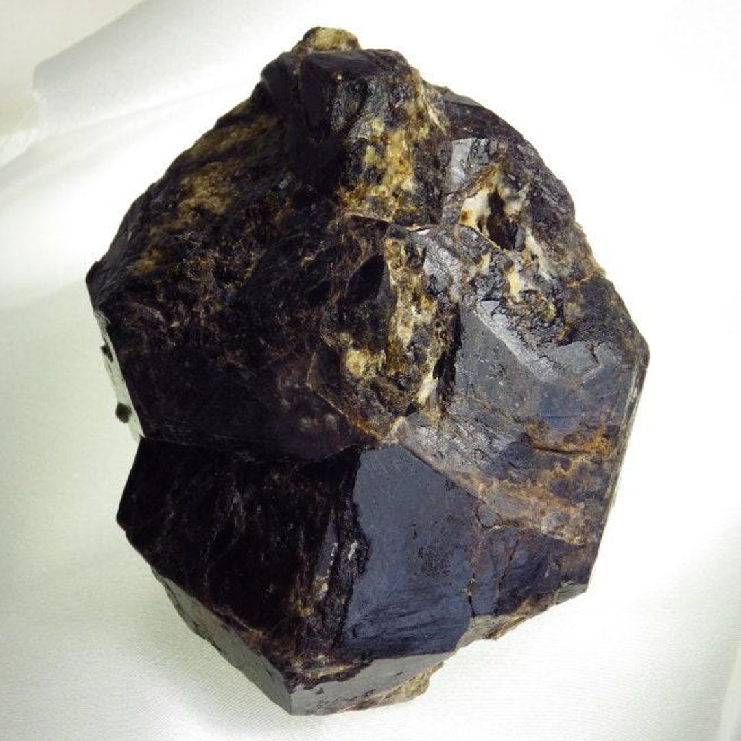 グロッシュラーガーネット、メキシコ 483.7 グラム 完全に終端された