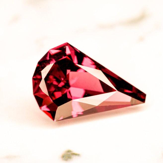 Rubis Naturel Traité Rouge Pourpre De Tanzanie - 2,56 Carats (8x6.5mm) ★★