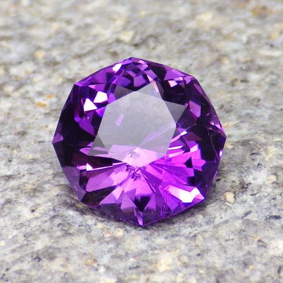 アメジスト、ブラジル産、4.34 カラット、クラリティ SI1、美しい宝石