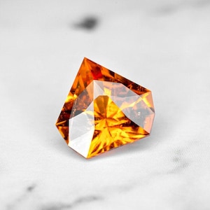 Mandarin Spessartin Granat- Tansania 1,19 Ct Sehr seltene Art von Granat- Natur Fanta Orange Farbe-Top Einlage- Video