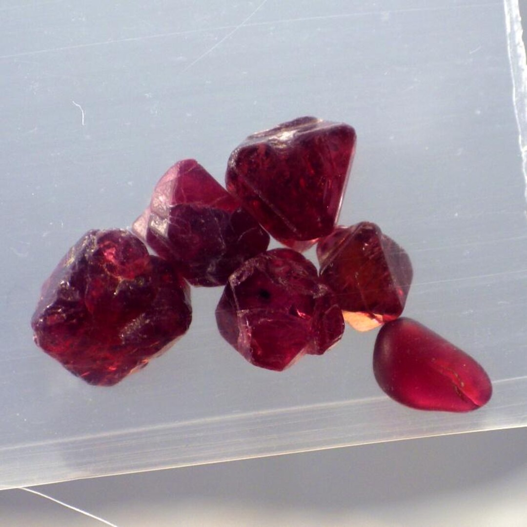 Natural Untreated Red Spinel, Burma Ct TW Pcs, Small
