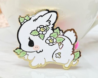 Broche de esmalte rígido Coelho do Chá Branco