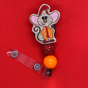 Süße Maus mit rotem Hut