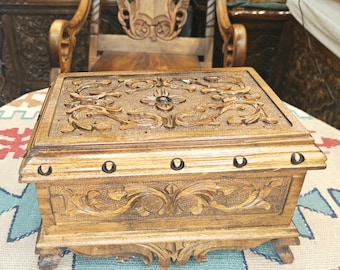 Hand Carved Walnut Jewelry Box: Secret Lock & Key Keepsake Chest
