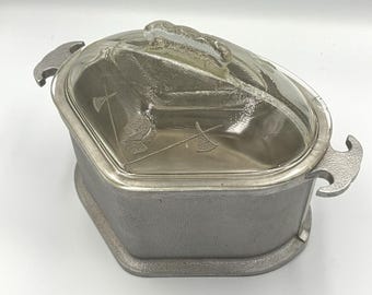 Guardian Service 2 Quart Hammered Aluminum Triangle Heart Pot w/ Glass Lid Chip