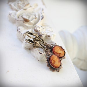 Vintage Cameo Earrings in Traditional Shell Color