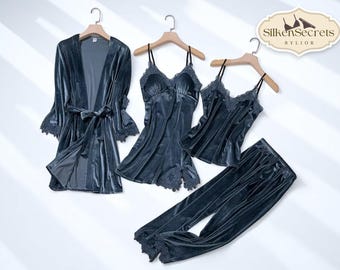 Mysigt pyjamasset i sammet | 4-delat nattplagg | V-ringad vadderad spetstopp | Avslappnad hemklädsel | Mjuk loungepyjamas