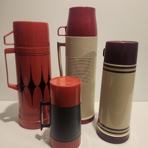 Thermos Pichets GIGANPLAST Vintage Années 60 – Design Rétro Italien, Plastique Coloré