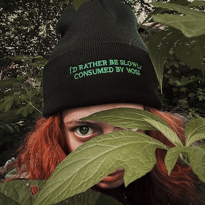 Id Rather Be Slowly Consumed By Moss sock hat zdjęcie 1