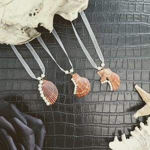 JEWXL Shell Pendant and Pearl Ornament Long Necklace