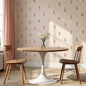 Papier peint floral crème, beige doux, adhésif, motif botanique élégant et neutre pour chambre et salon