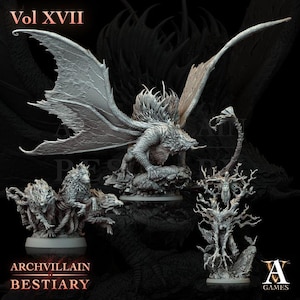 Könnte beinhalten: Drei Miniaturfiguren von Fantasy-Kreaturen, in einem grauen Farbschema bemalt. Die erste ist ein geflügelter Drache, die zweite ein mehrköpfiger Wolf und die dritte ein Baumgeist. Die Figuren sind Teil der Archvillain Bestiary Vol. XVII-Kollektion.