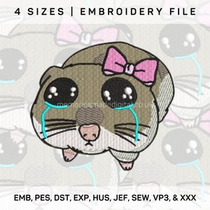 Pode incluir: Design bordado de um hamster de desenho animado com olhos grandes e lacrimejantes e um laço rosa. A imagem inclui o texto "4 SIZES | EMBROIDERY FILE" e "memoriesmadedigital.co.uk". Abaixo, formatos de arquivo de bordado.