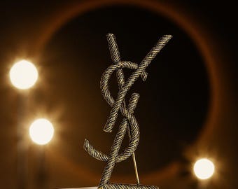 ヴィンテージ YSL イヴ・サンローラン ロゴ ブローチピン：ゴールド