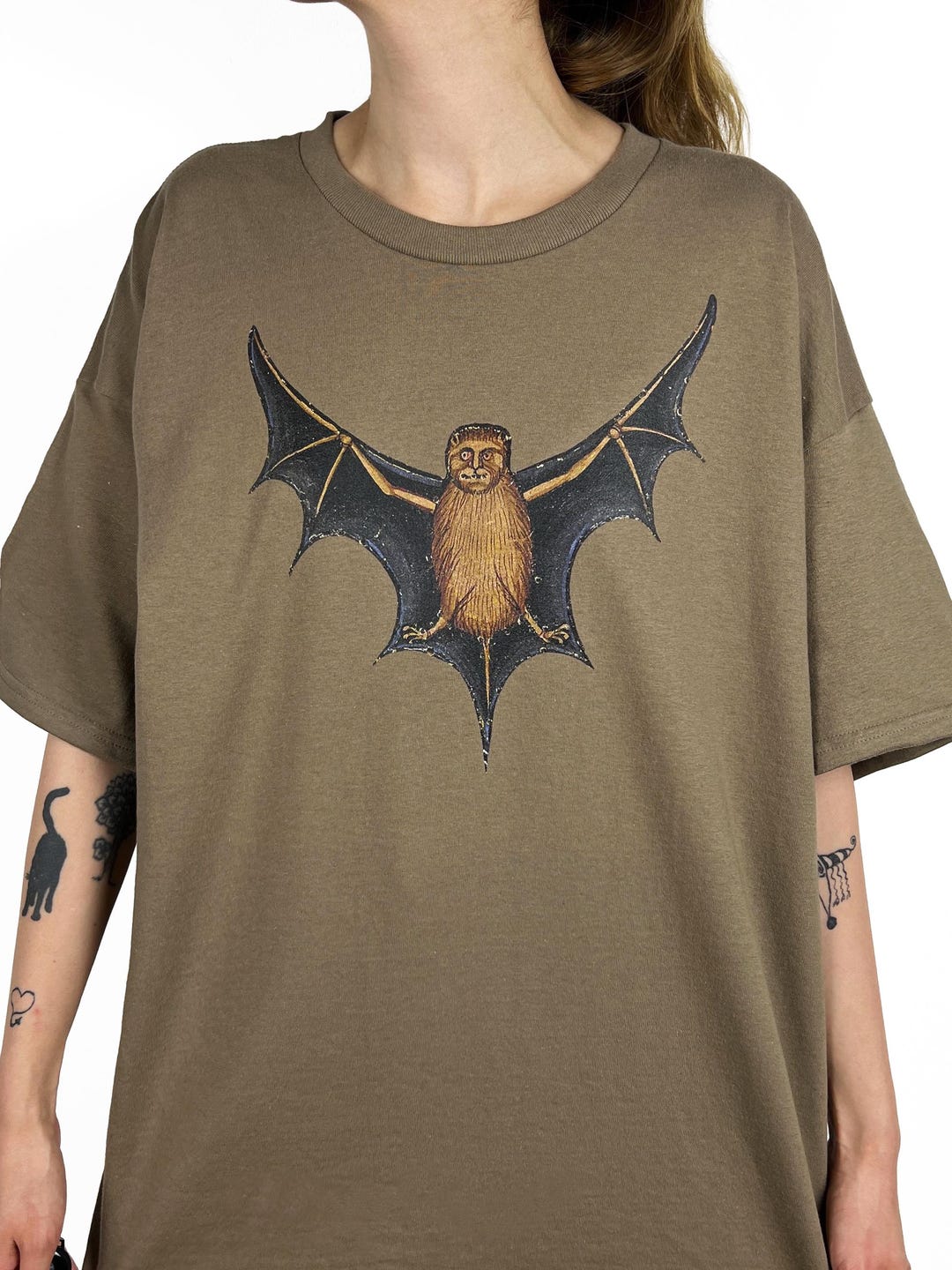 Unisex Weird Medieval Bat Shirt, Medieval Marginalia T-shirt - Etsy