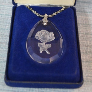 Vintage Clear Glass Teardrop Pendant W/ Cut Rose Flower, 22&quot; silver tone chain  The rose is cut into the back of the glass pendant.