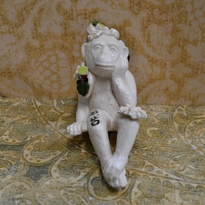 Ceramic sitting Monkey figurine knick knack collectable cute animal Figurine statue decoration collectible Figurine