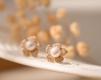 Dainty Pearl Diamond Drop Earrings,Flower and Pearl Earrings,Pearl Earrings,Daily Earrings, Wedding Jewellery Flower Earrings, Gift for Her