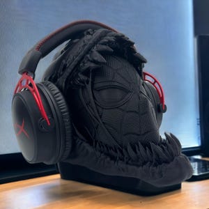 Venom Spiderman Headphone Stand,Headphone Holder, Gaming Stand, Room Decor, Office, Desktop, Paintable Bust, Spiderman stand