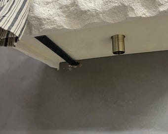 Metal brackets for wall mounted sink
