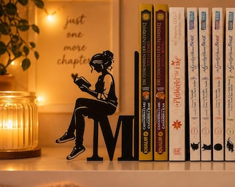 Personalisierte Buchstütze Organizer, Buchhalter mit Name, Mädchen liest Deko, Bücherregal Organizer, Geschenk für Leser