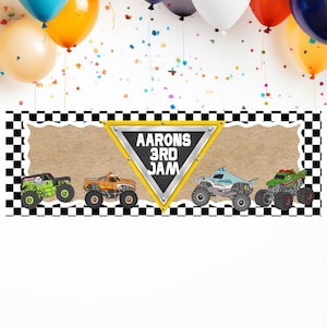 Puede incluir: Una pancarta de fiesta con globos y confeti de colores. La pancarta presenta un tri&aacute;ngulo amarillo con el texto "Aarons 3rd Jam" e ilustraciones de monster trucks. El logotipo de Canva est&aacute; en la esquina superior derecha.