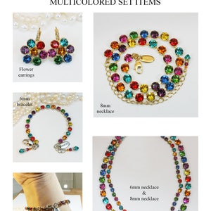 Puede incluir: Conjunto de joyas multicolores con pendientes de flores, pulseras de 6 mm y 8 mm, y collares de 6 mm y 8 mm. Todas las piezas est&aacute;n hechas con cristales de Swarovski.