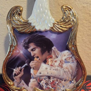 Elvis Guitar Plate - 1973 Aloha From Hawaii - Entertainer of the Century Series