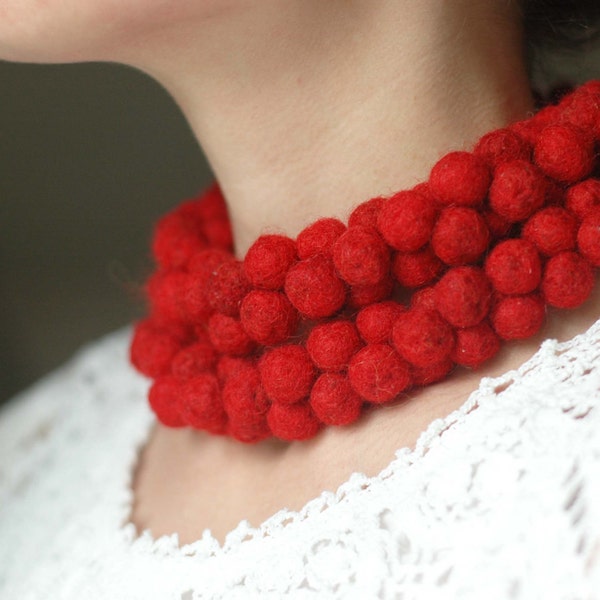 Statement necklace, big bold necklace, chunky neckpice in depp red