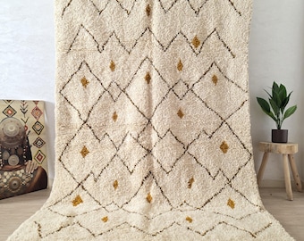 Handmade Moroccan Rug: Cream Beni Ourain Wool Carpet