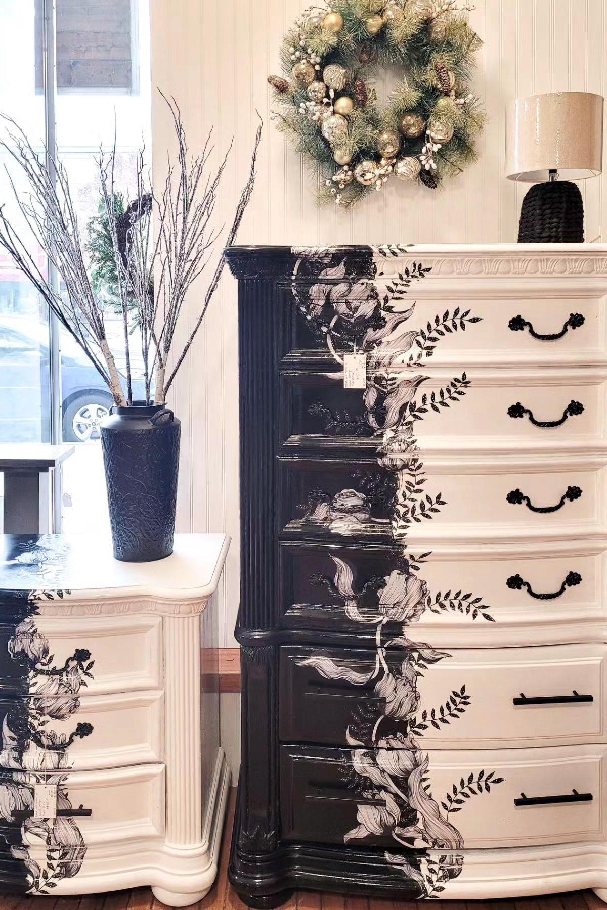 Black and White Dresser Set: with Floral Transfer, image size:1200x1800