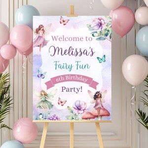 Placa de boas-vindas de aniversário de fada editável, decoração de festa de pôster de fada encantada, placa de aniversário infantil, tema de fada floral, download instantâneo de aniversário