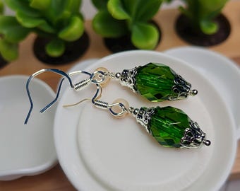 Kelly Green Crystal Oval Earrings: .925 Sterling Silver