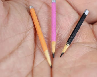 Miniature Wooden Pencil Dollhouse Desk Prop Tiny Stationery Study Room Diorama Decor Random Color