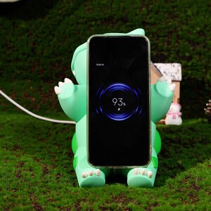 MagSafe charger with a cute, plant-inspired character design, perfect for collectors and gaming enthusiasts. Dual-purpose phone stand and charger for seamless charging while adding a touch of fun and nature to your room décor.