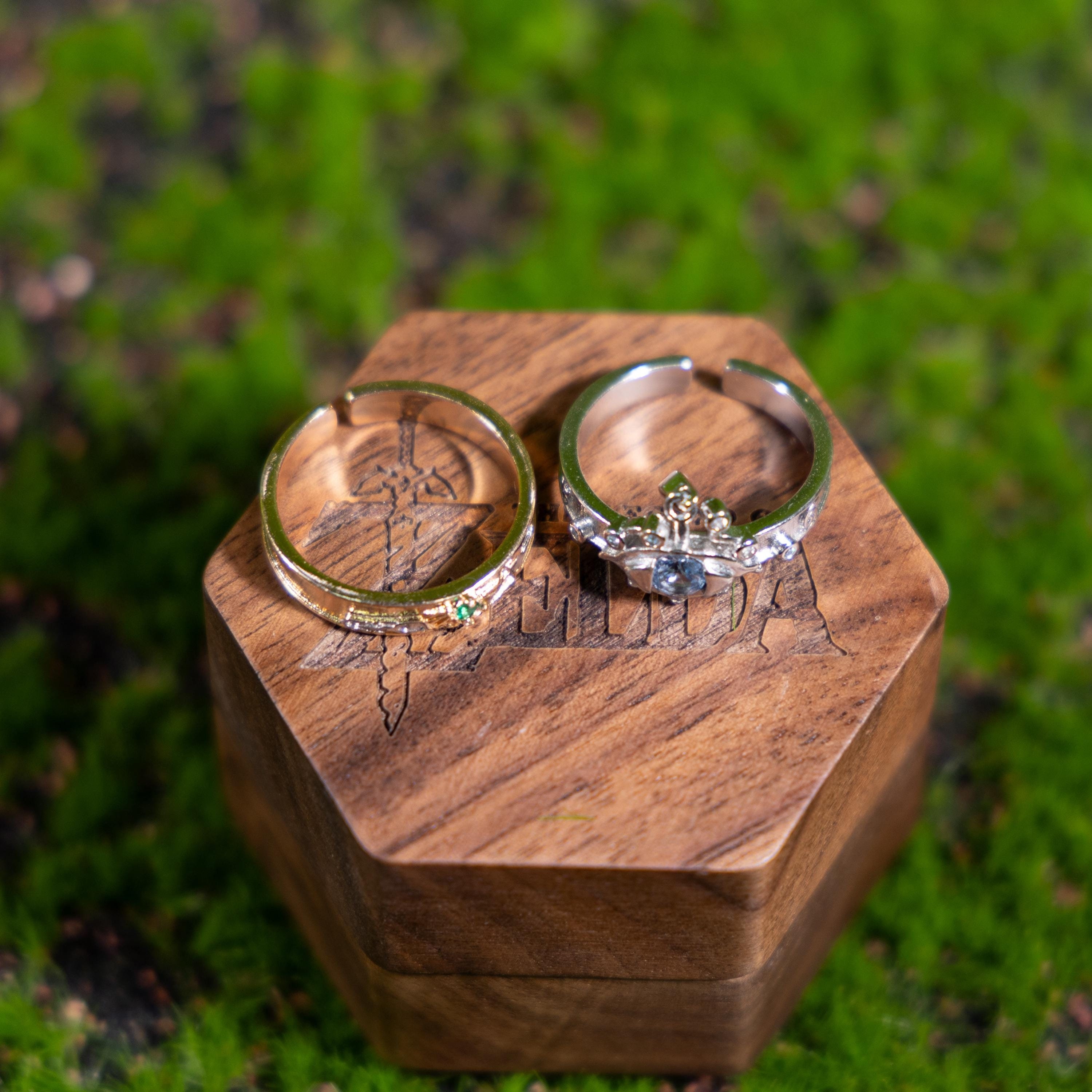 Legend of Zelda Couple Rings Set - Sheikah Eye Totem and Master