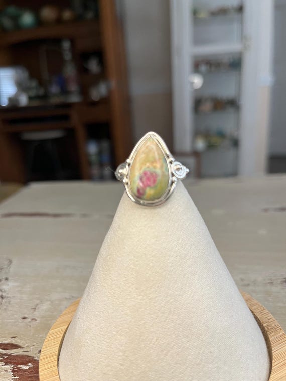 Pear shaped Ruby Fushite and Sterling silver ring… - image 1