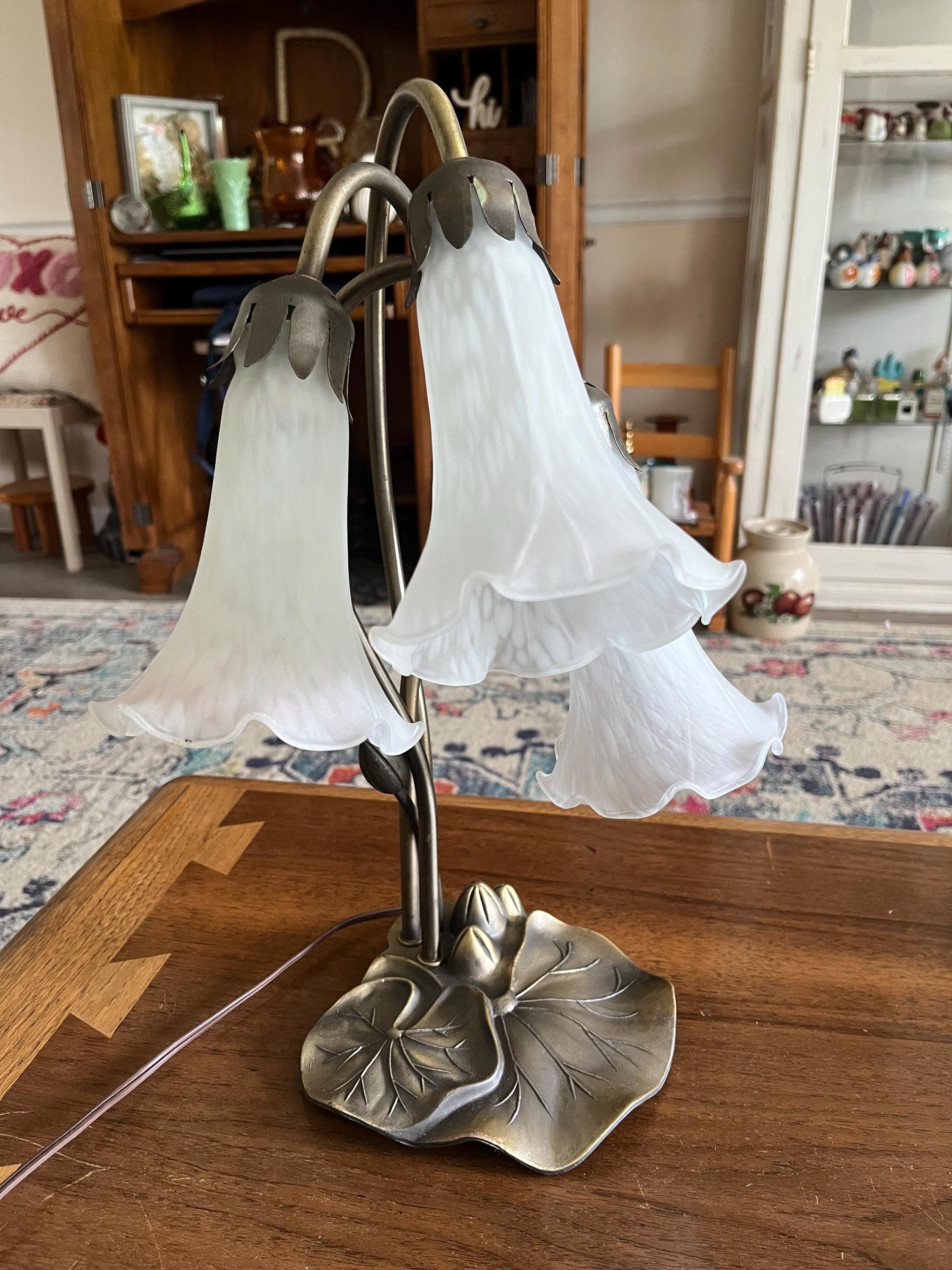 Tiffanys Lily Lamp - Etsy