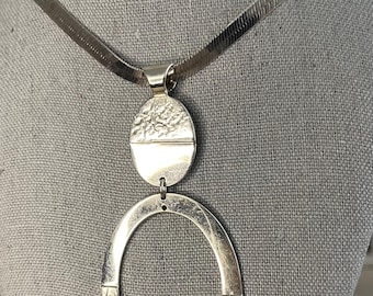 Mexico 925 vintage sterling silver oval pendant with herringbone chain