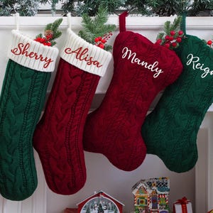 パーソナライズされた刺繍のクリスマスストッキング、ファミリークリスマスストッキング、ニットストッキング、モノグラムストッキング、クリスマスギフト、ホリデーデコレーション