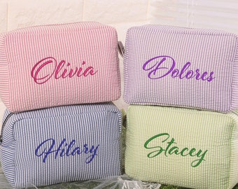 Custom Makeup Bag for Bridesmaid, Personalized Seersucker Cosmetic Bag, Bridesmaid Gift for Her, Bridal Party Favor,Monogrammed Toiletry Bag