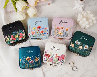 Personligt resesmyckesask, smyckesetui med namn, smyckesetui med födelseblomma, brudtärnepresenter, resesmyckesask, present till henne