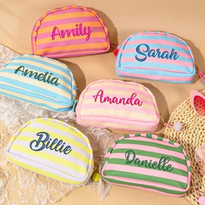 Personalized Embroidered Canvas Makeup Bag,Bridesmaid Name Makeup Bag,Beauty Makeup Bag,Bridal Party Gifts,Bridesmaid Gifts,Gift for Her