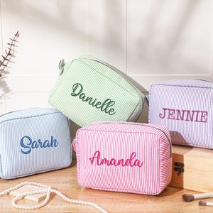 Personalized Embroidered Seersucker Makeup Bag,Bridesmaid Makeup Bag,Mother’s Day Gift,Cosmetic Bag,Custom Toiletry Bag,Bridal Party Gift